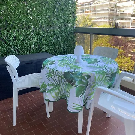 Charmantes Studio In Juan Les Pins- アパート